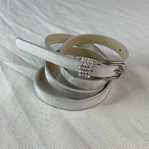 Reitmans Narrow Silver Metallic Crackled Rhinestone Belt Vegan Leather Size L - Picture 8 of 9